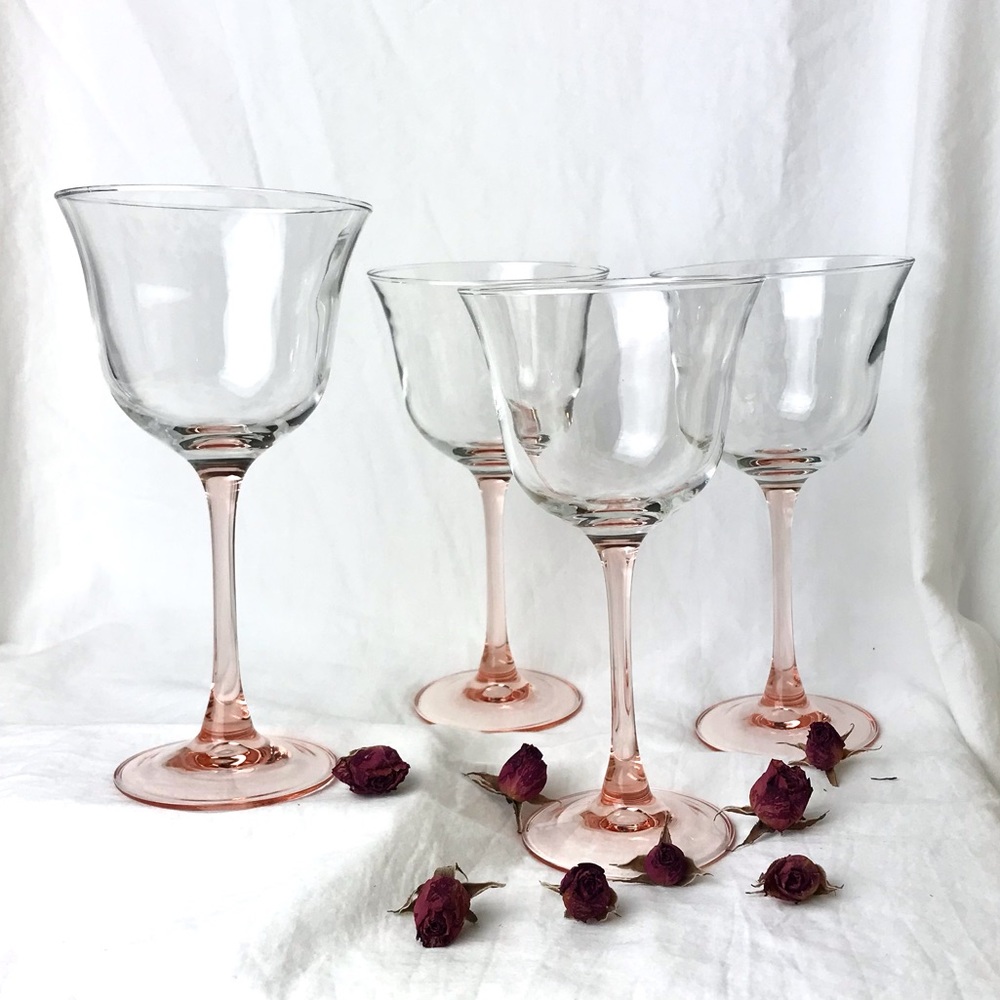 Pink wine glasses!!!